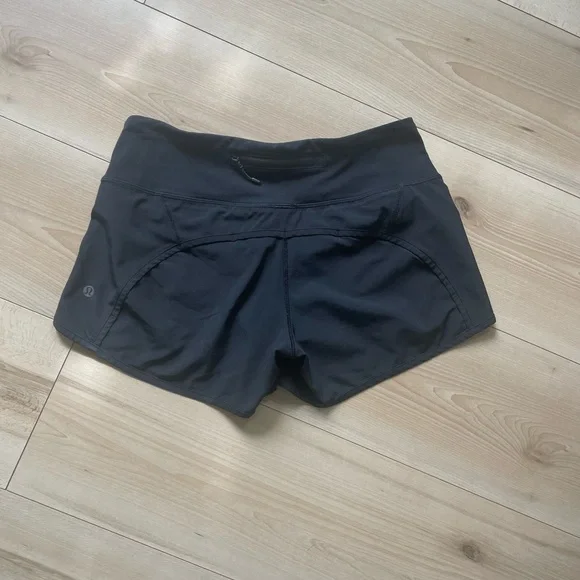 Lululemon Speed Up Shorts 4" Black Size 4 - Picture 3 of 6